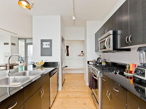 3rd image of 8 Randolph Ave #2204F