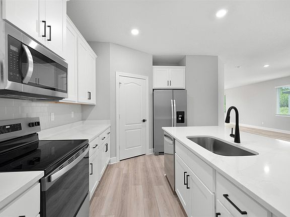 4th image of 1822 Gaiety Way