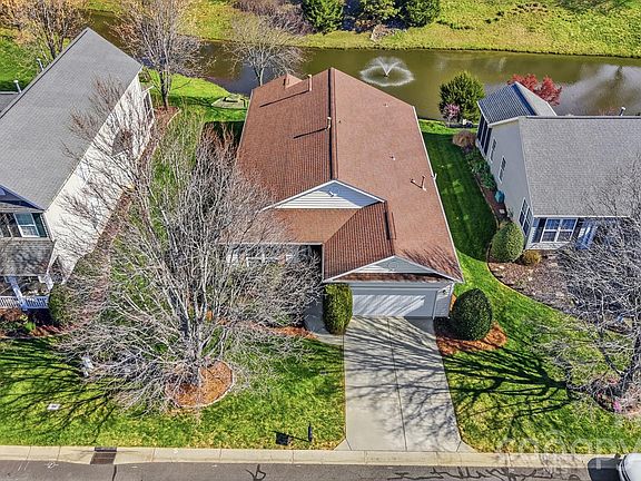 2nd image of 415 Garnet Ct