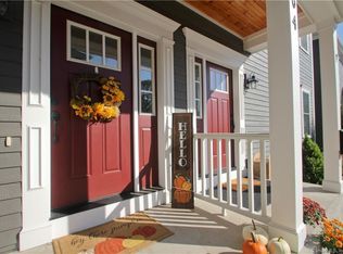 204 E Mountain Rd #E, Suffield, CT 06078