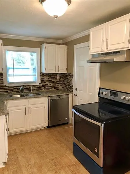 1818 Tiger Flowers Dr NW photo 1