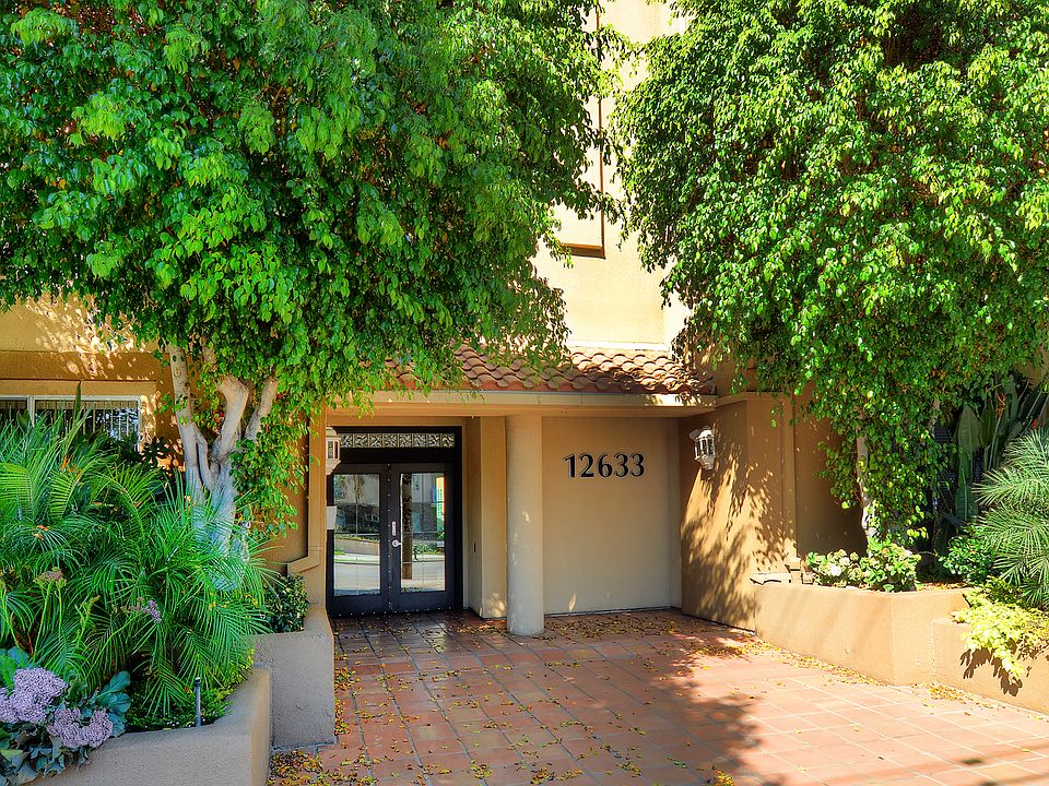 1st image of 12633 Moorpark St Unit 306