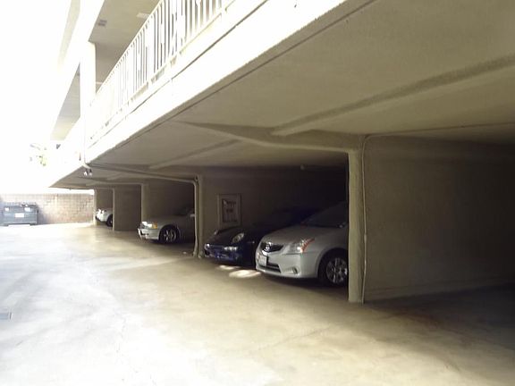5th image of 266 S Oak Knoll Avenue # Second Floor