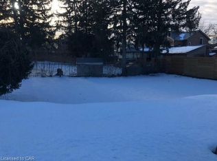 2 Alexander Ave, Cambridge, ON N1R5K3