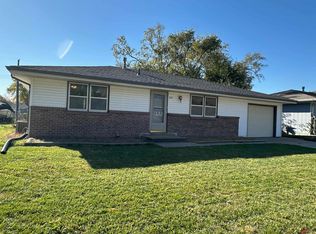 325 Nelson St, Lincoln, NE 68521