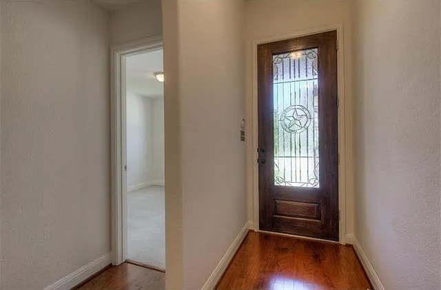 3 bed, 2.0 bath, 1473 sqft, $2,400 — Photo 4