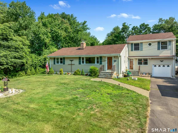 36 Clinton Street, Trumbull, CT 06611