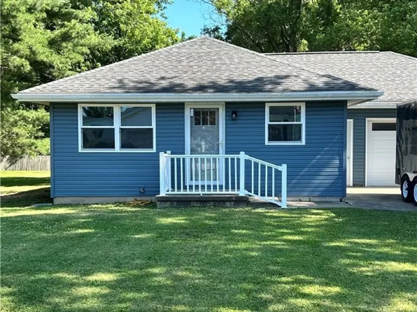 42 Stockman Dr, Paris, IL 61944