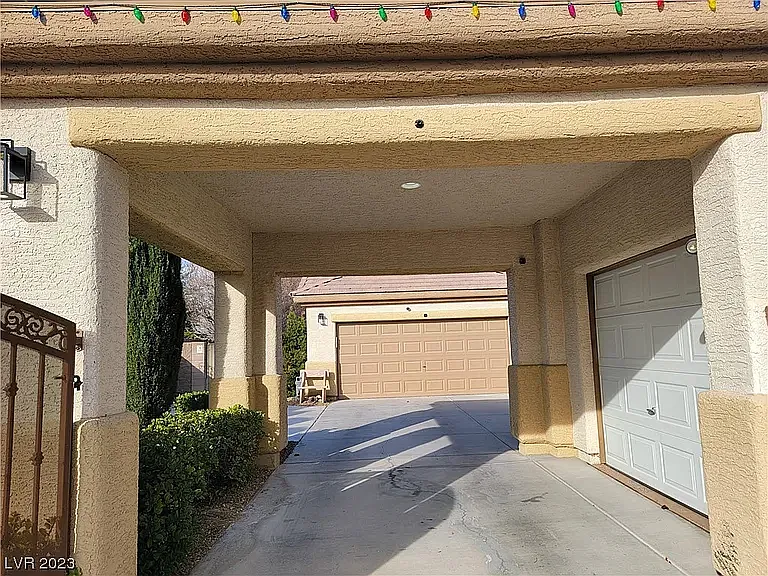 CAR PORT