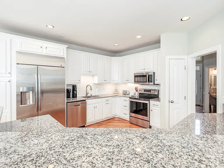9304 Wildoak Dr — Photo 18