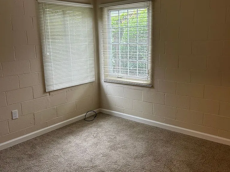 1032 Northwood Dr — Photo 10