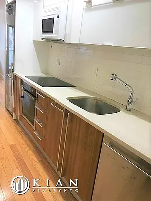 Rented by Kian Realty | media 36