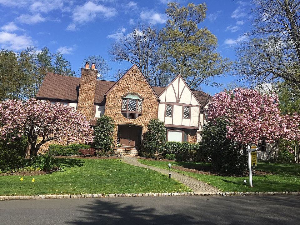 1st image of 384 Long Hill Dr