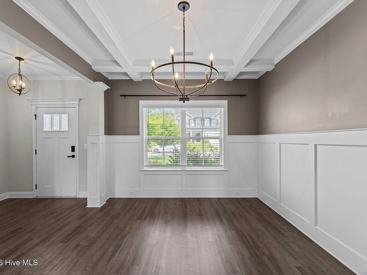 4 bed, 3.0 bath, 2584 sqft, $2,650 — Photo 3