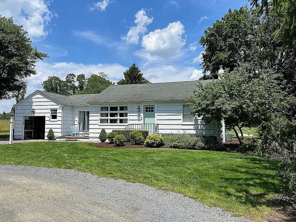 281 Merrick Rd