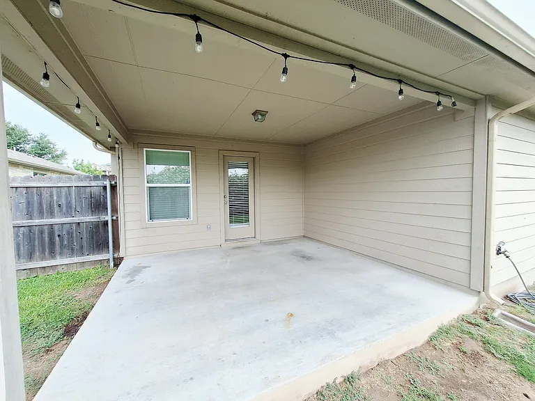 325 Comal Run — Photo 31