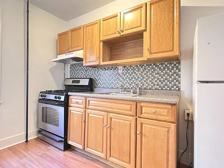 1612 N 2nd St #1-R — Photo 3