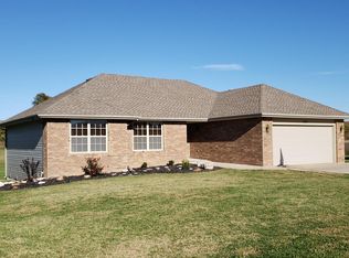 725 Becky St, Willard, MO 65781