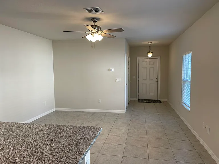 3368 N Park Dr — Photo 4
