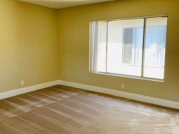 4th image of 4500 N Lakewood Blvd APT 13