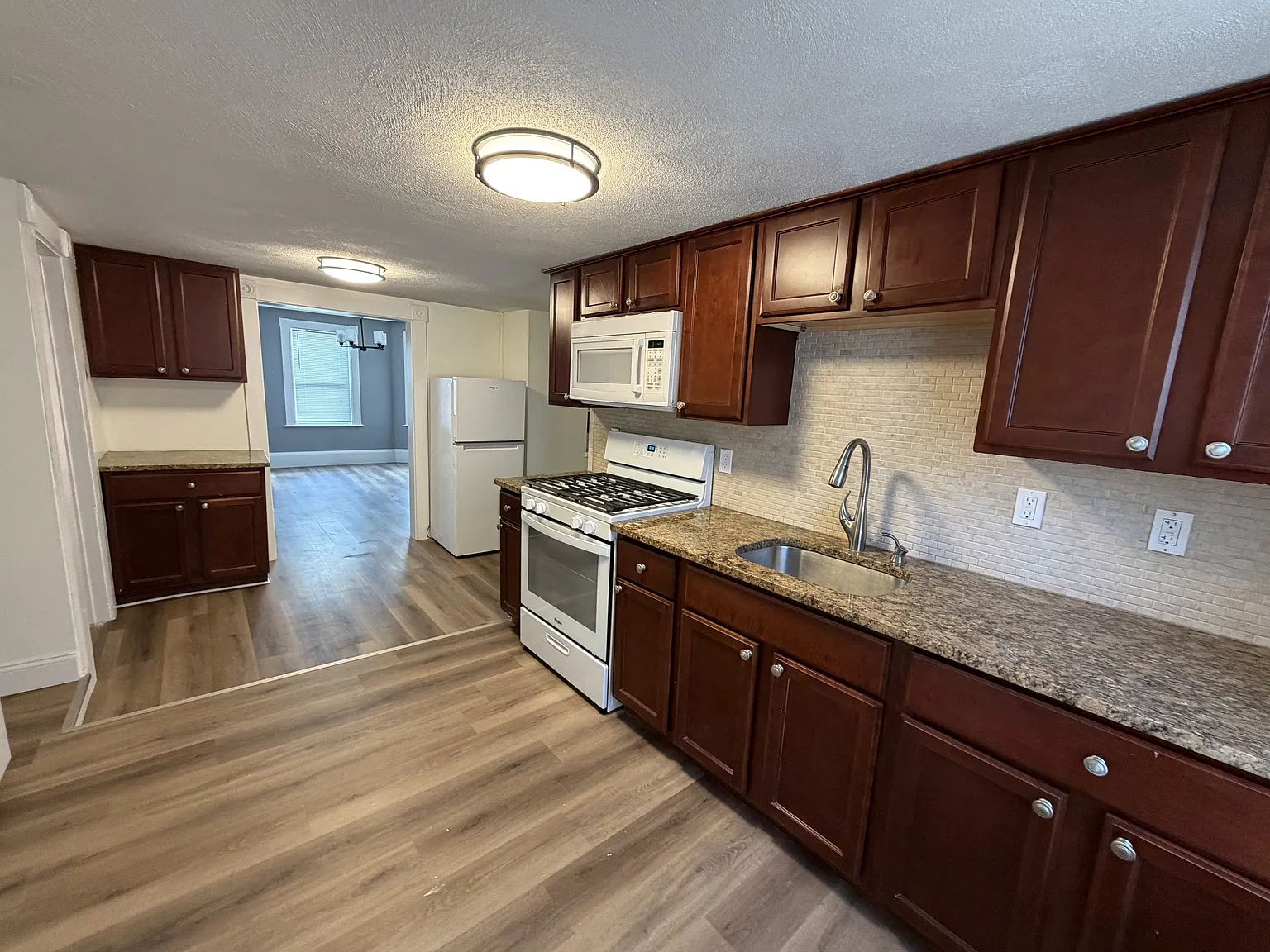 49-51 Walnut Avenue - 1 — Photo 2