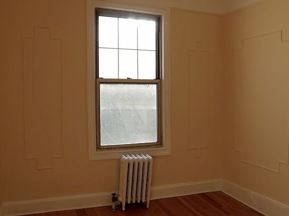 4th image of 124 Pacific St APT 4R