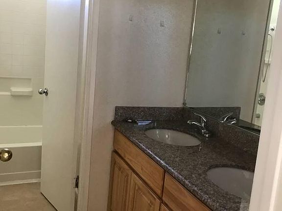4th image of 1517 Oyama Dr