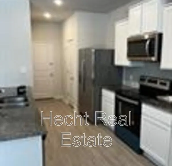 605 W South St #111 — Photo 2