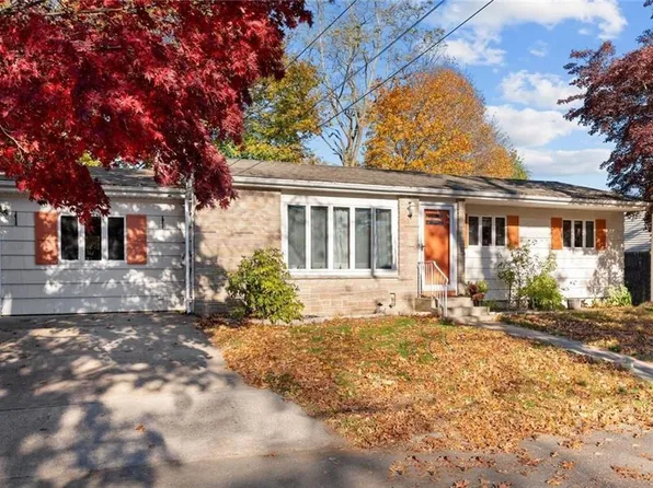 474 W Shore Rd, Warwick, RI 02889