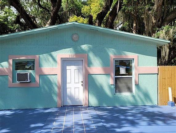 2nd image of 107 E CYPRESS STREET