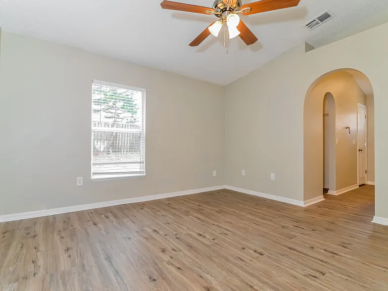 1064 Remington Ave — Photo 4