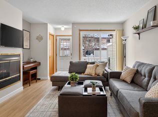 4065 Wilshire Cir #8, Shoreview, MN 55126