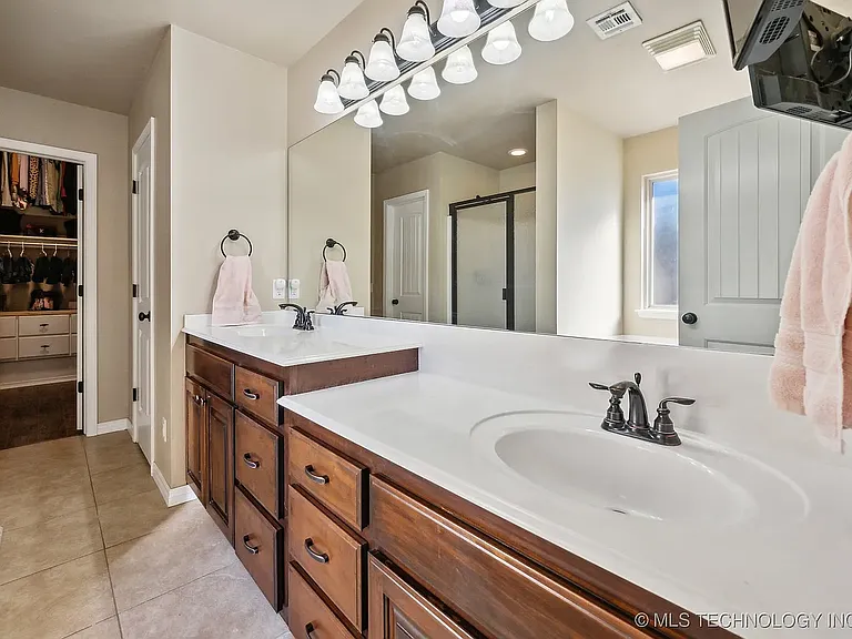9217 N 144th East Ave — Photo 15