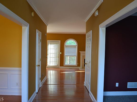 2nd image of 2841 Weatherstone Cir SE