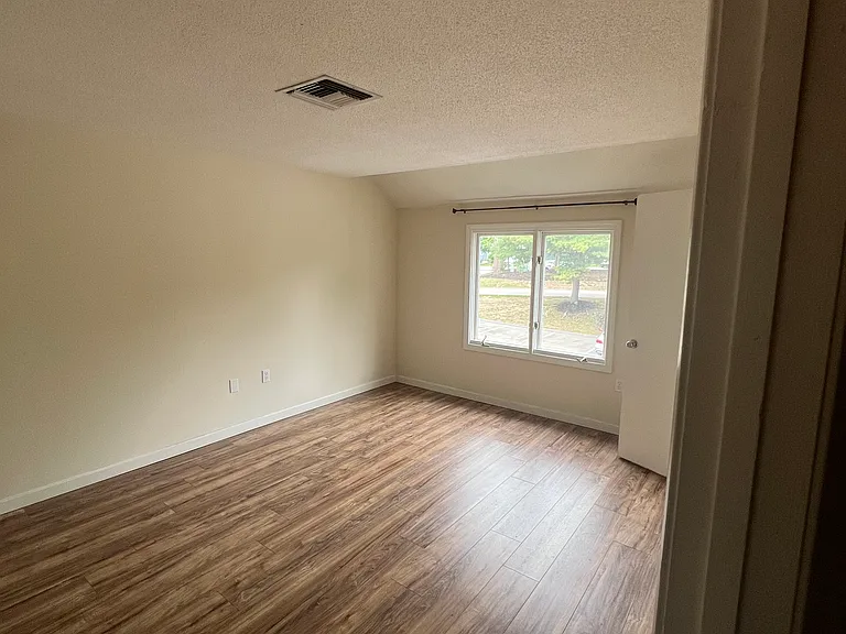 16 Merrimack Dr #16 — Photo 17