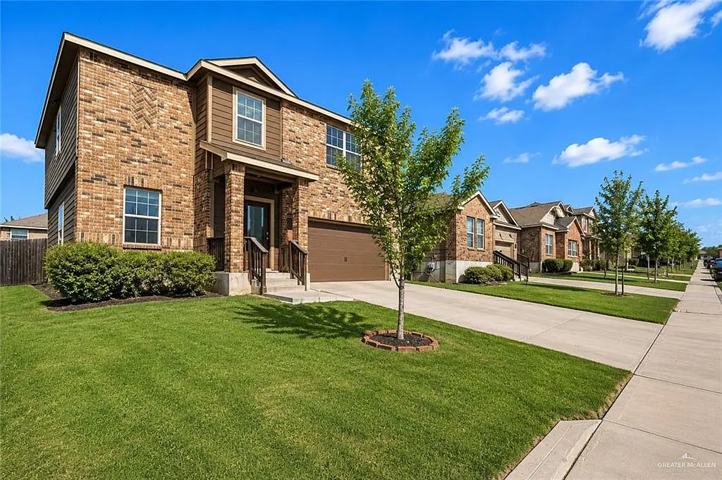 4 bed, 2.5 bath, 2048 sqft, $1,850 — Photo 2