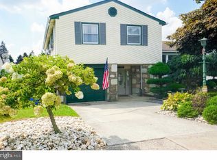 11995 Dumont Rd, Philadelphia, PA 19116