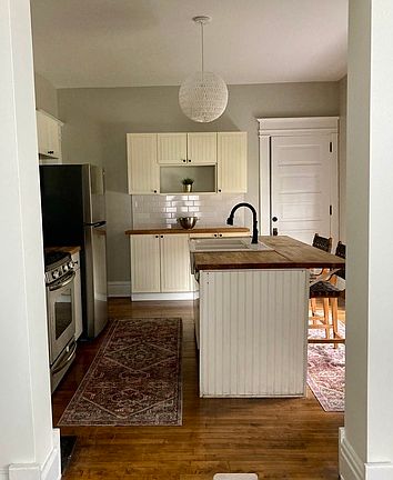 3rd image of 264 Hollister Ave SE