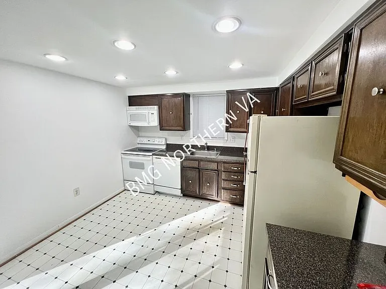 1724 Fantasia Cir — Photo 8