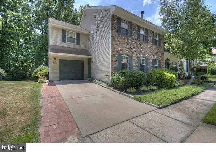 19 Fawnhollow Ct — Photo 1