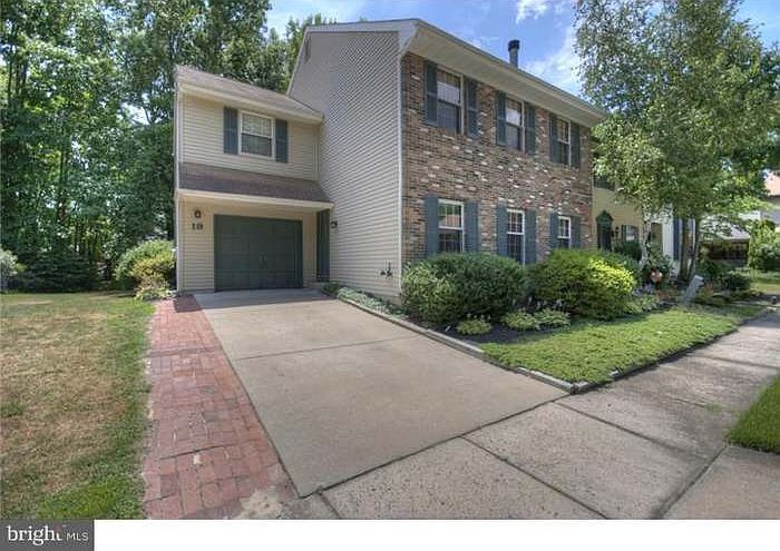 1st image of 19 Fawnhollow Ct