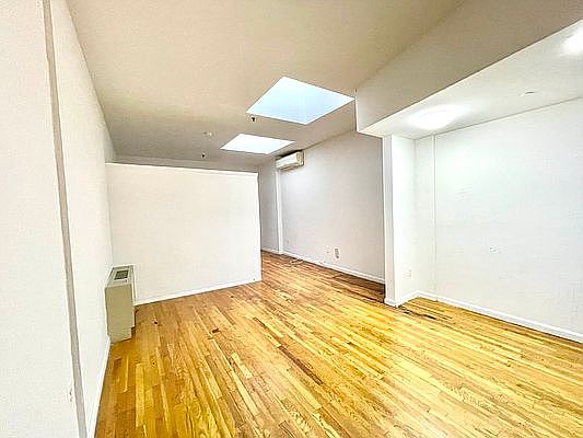 3rd image of 15 Lawton St APT 22A