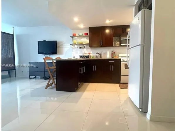 251 174th St APT 1810, Sunny Isles Beach, FL 33160