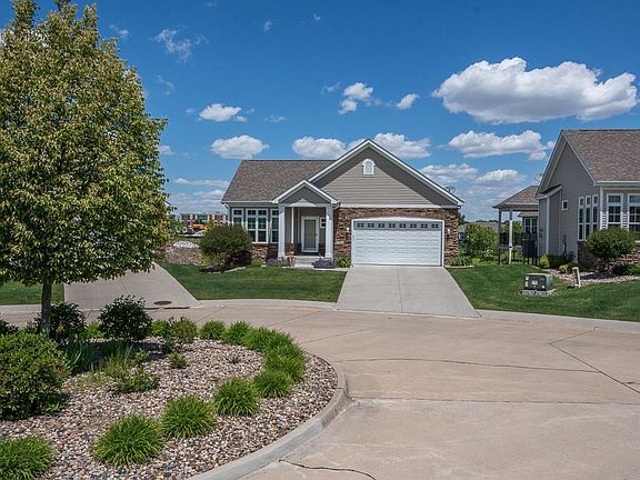 3rd image of 1408 SW Sunrise Ln