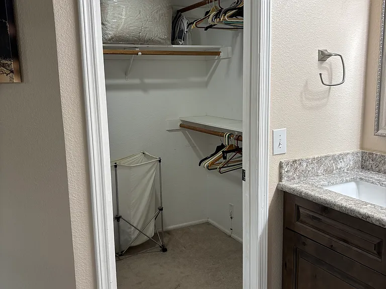 907 E Vaughn Ave — Photo 10