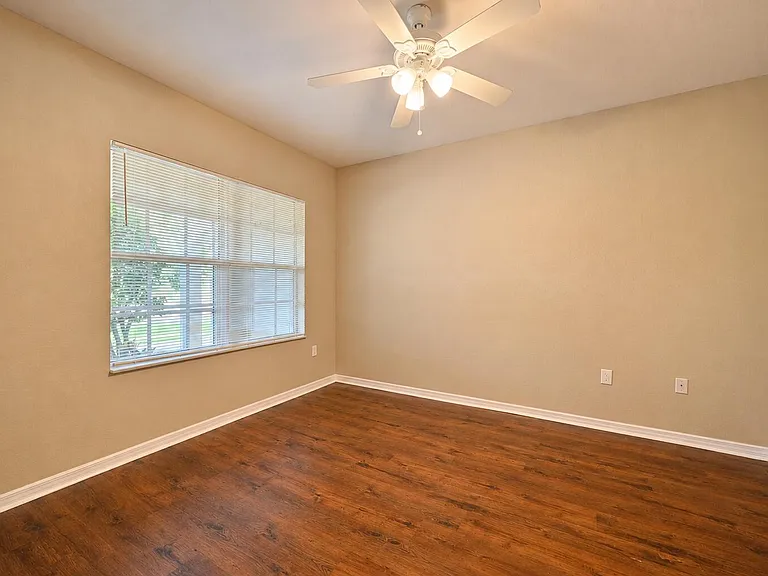 356 SE Rogers Ct — Photo 13