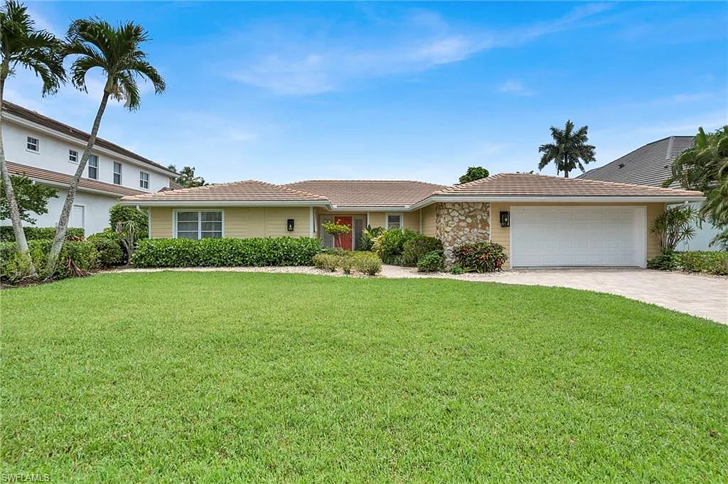 3 bed, 2.0 bath, 1808 sqft, $15,000 — Photo 1