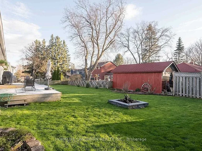 32 Elmvale Blvd — Photo 4