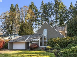 530 NE Geraldine Dr, Hillsboro, OR 97124