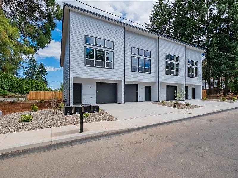 1396 Overlook Ave NW — Photo 2